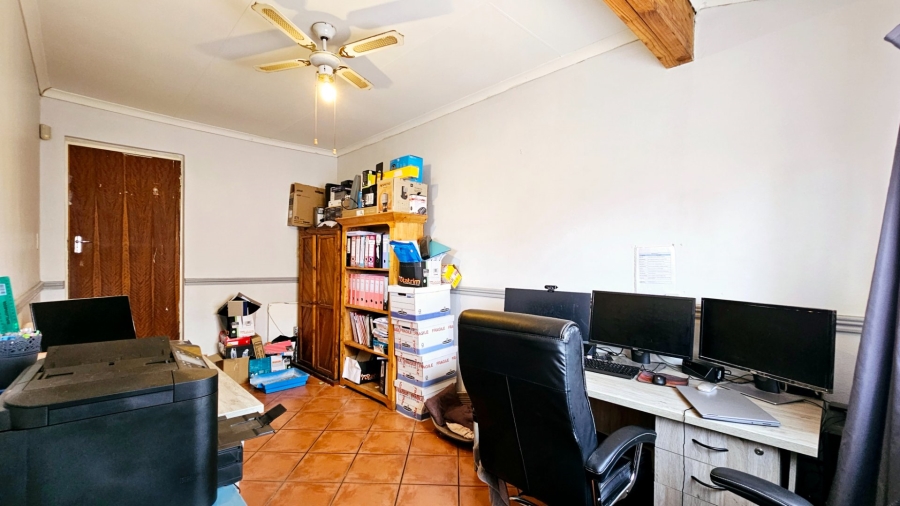 3 Bedroom Property for Sale in Langenhovenpark Free State